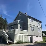 Morkveden Feriehus, Lofoten Casa de Férias *